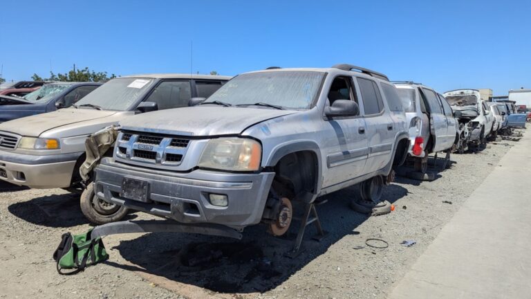 99 2006 Isuzu Ascender in San Jose California junkyard photo by Murilee Martin