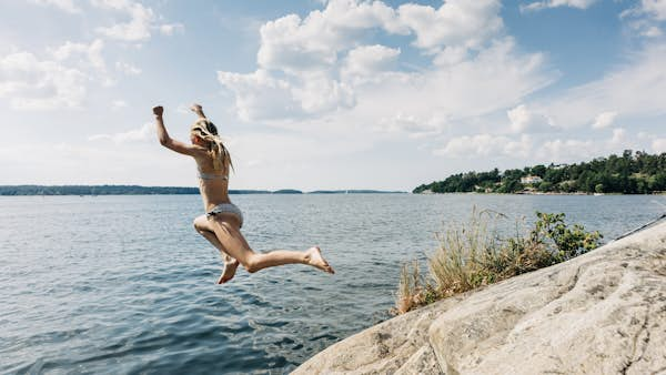 stockholmcliffdive cropped