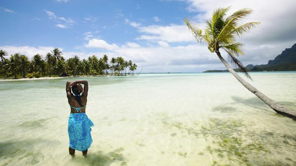 French Polynesia Bora Bora Peter Griffith GettyImages 200528404 002 crop